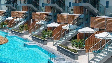 Large Room Pool Access Via Stairs