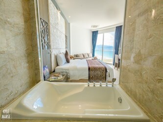 Deluxe Room Sea View